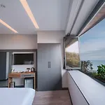 Peerless Otel