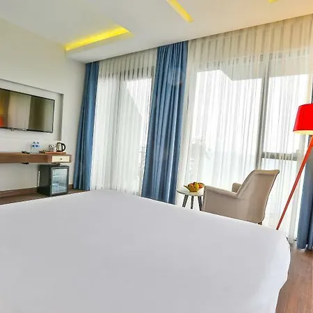 Peerless Hotell 3*
