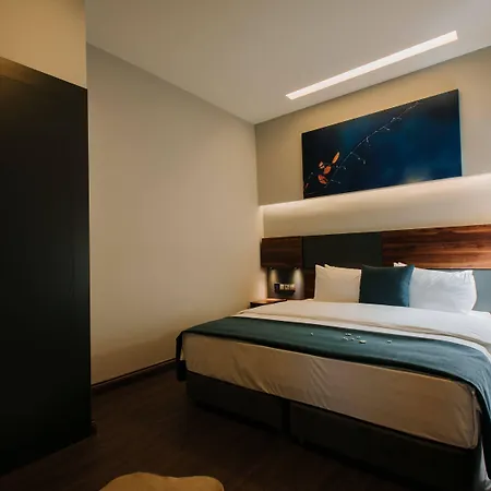 Peerless Hotell 3*