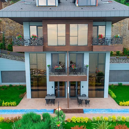 Ξενοδοχείο Peerless 3*