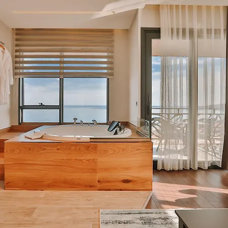 Ξενοδοχείο Peerless 3*