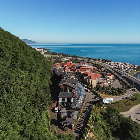 Ξενοδοχείο Peerless 3*