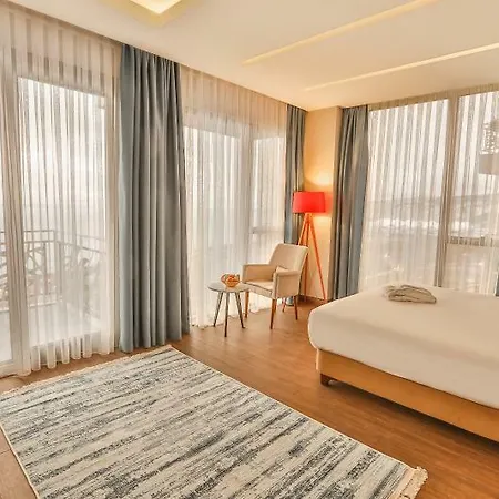 Ξενοδοχείο Peerless 3*